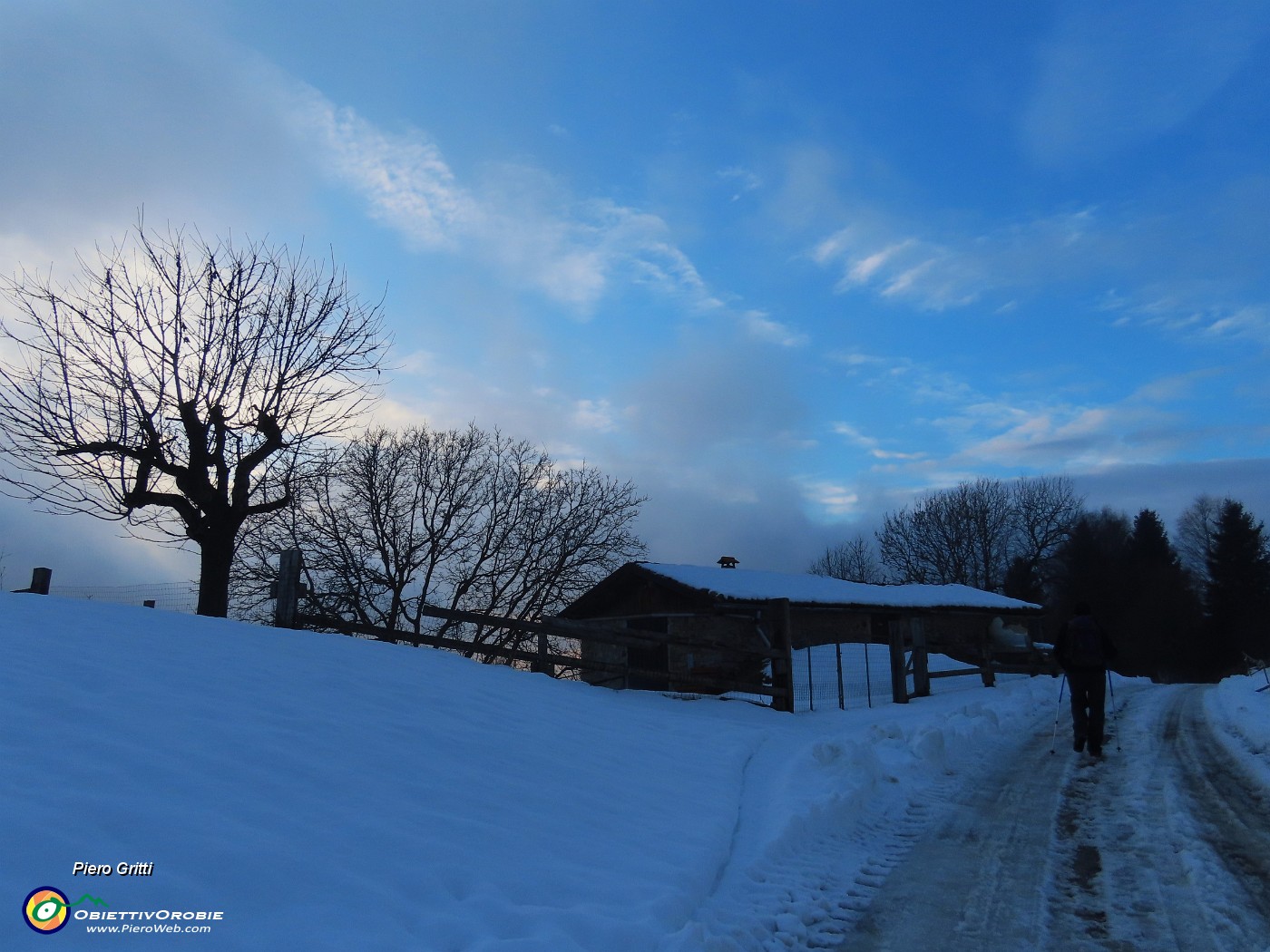 58 Il cielo si apre un pochino verso l'orizzonte.JPG